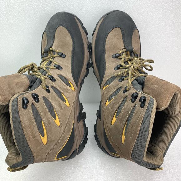 Athletic_Shoes